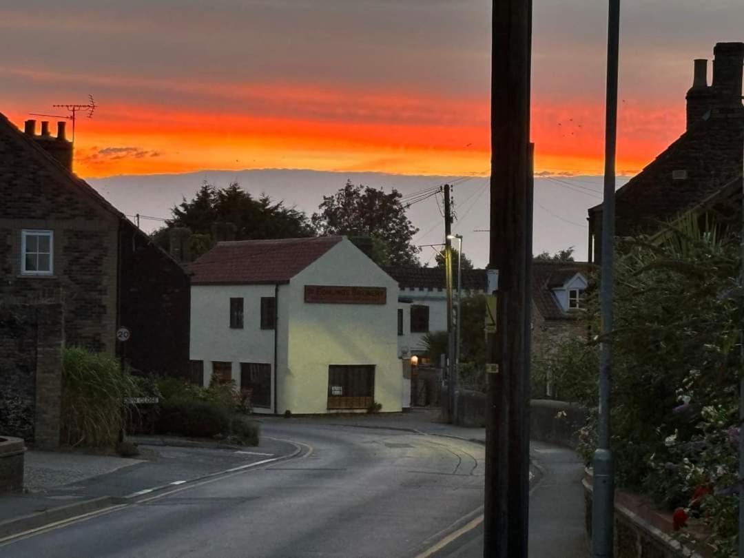 St Edmunds Brewery Villa ดาวแน็ม มาร์เก็ต ภายนอก รูปภาพ